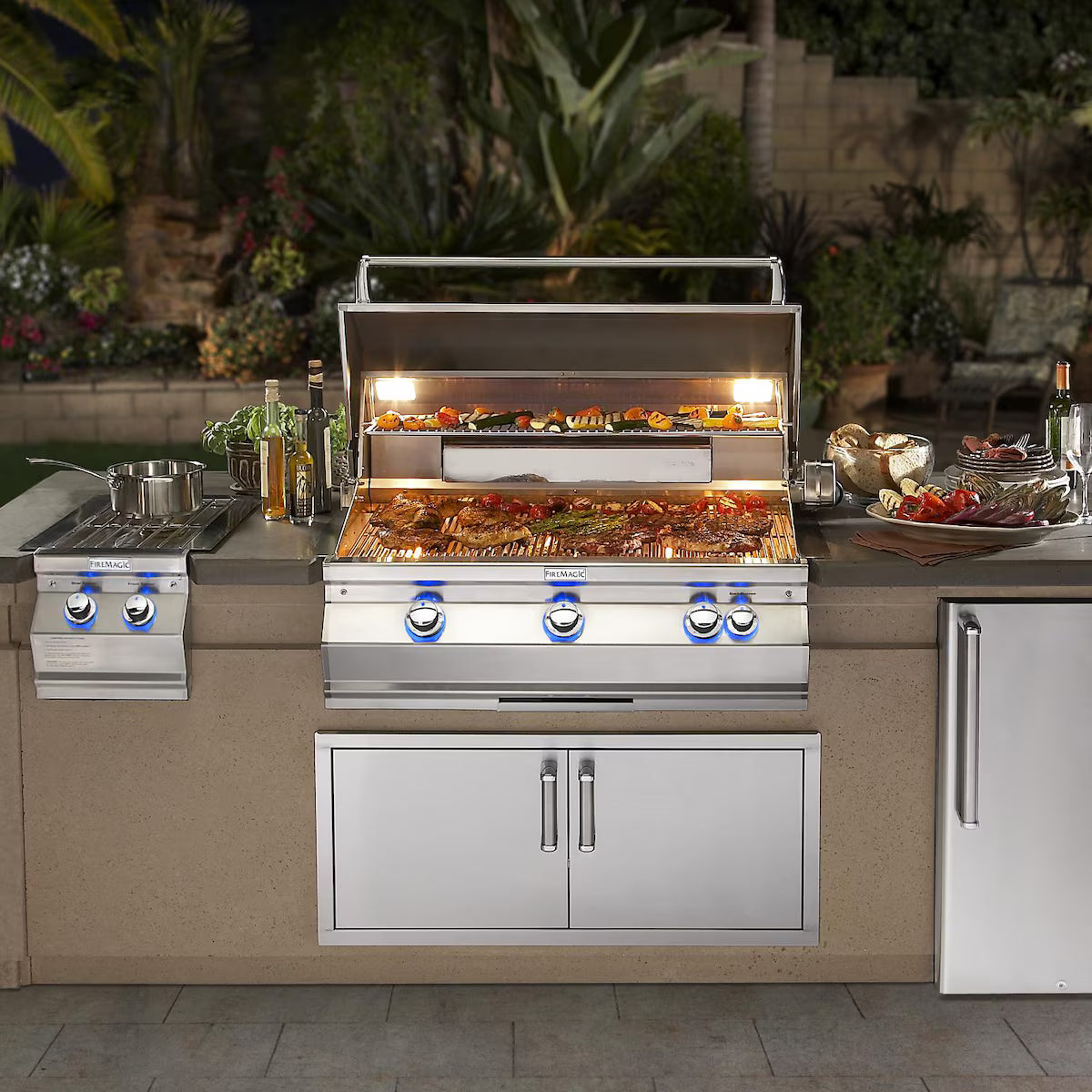 Fire Magic Aurora A790i 36" Built-In Natural Gas Grill With Magic View Window, Rotisserie & Analog Thermometer (A790i-8EAN-W)